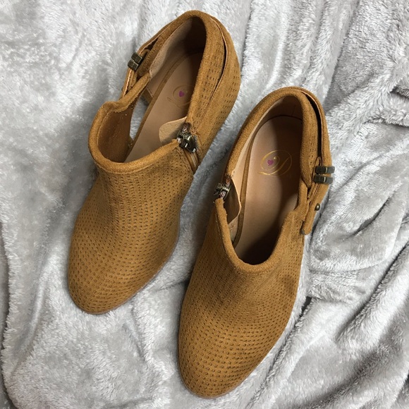 Delicious Tan Perforated Ankle Booties - Picture 5 of 6
